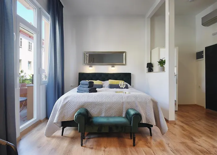 E&F Luxury Apartments